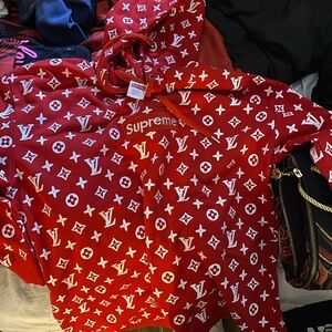 Supreme Louie Vuitton